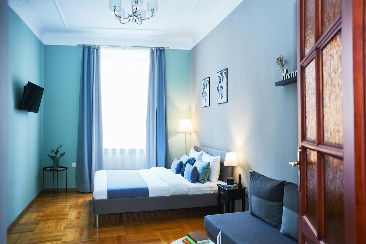Cozy Apartment, 5Mins To Opera Lviv Extérieur photo