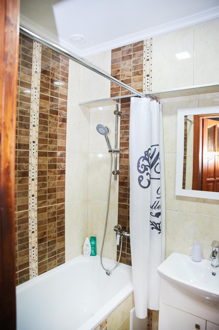 Cozy Apartment, 5Mins To Opera Lviv Extérieur photo