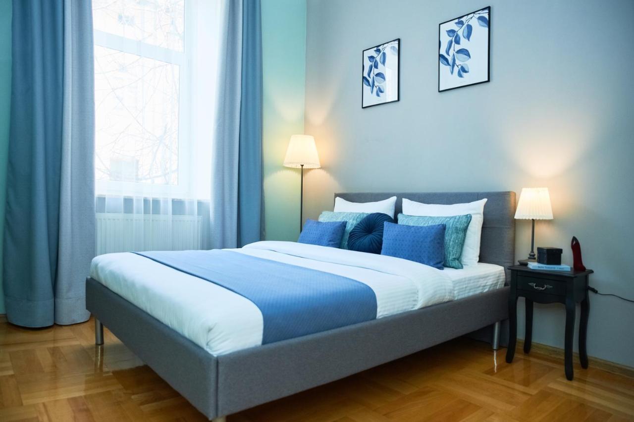 Cozy Apartment, 5Mins To Opera Lviv Extérieur photo