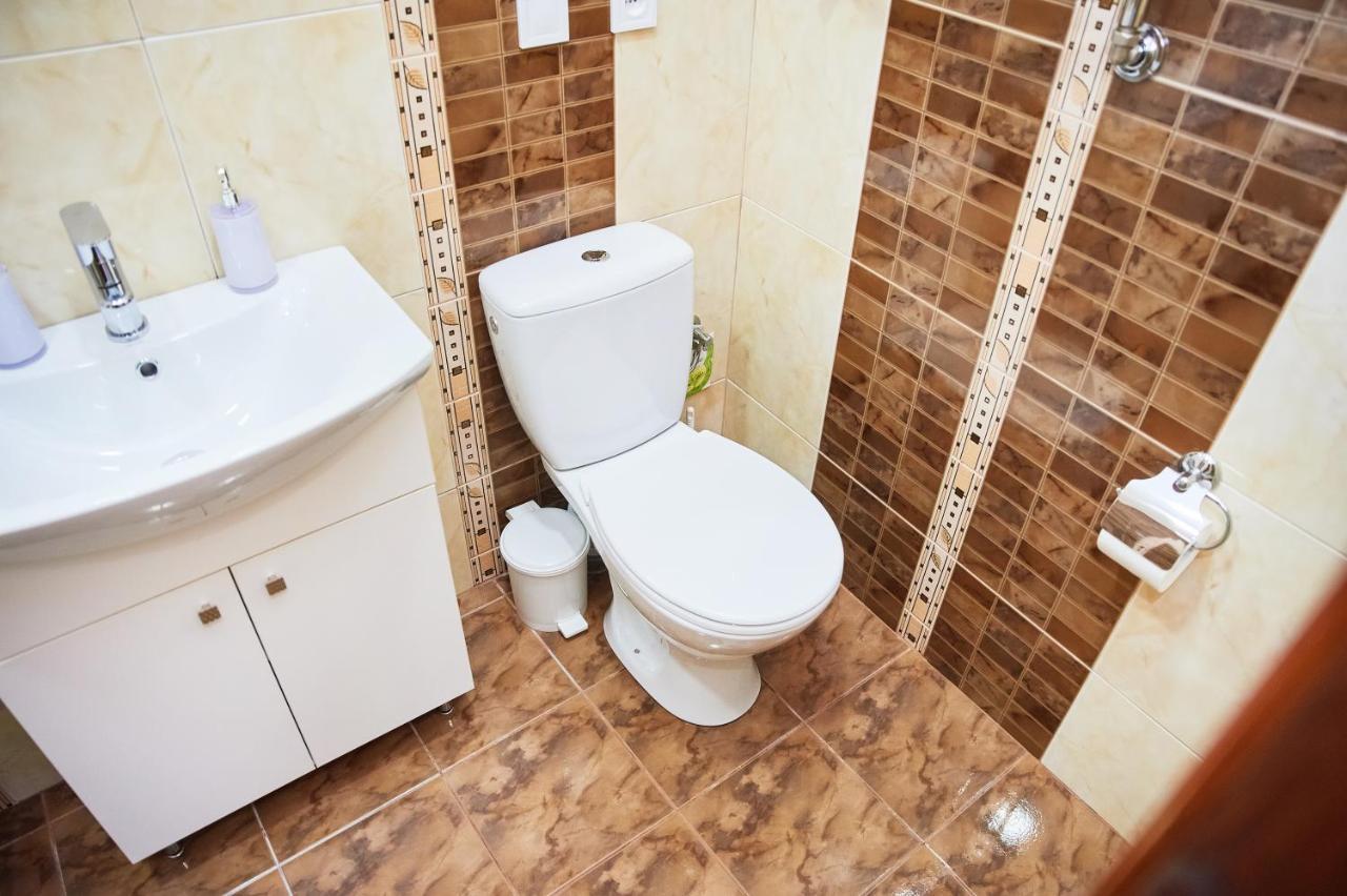 Cozy Apartment, 5Mins To Opera Lviv Extérieur photo